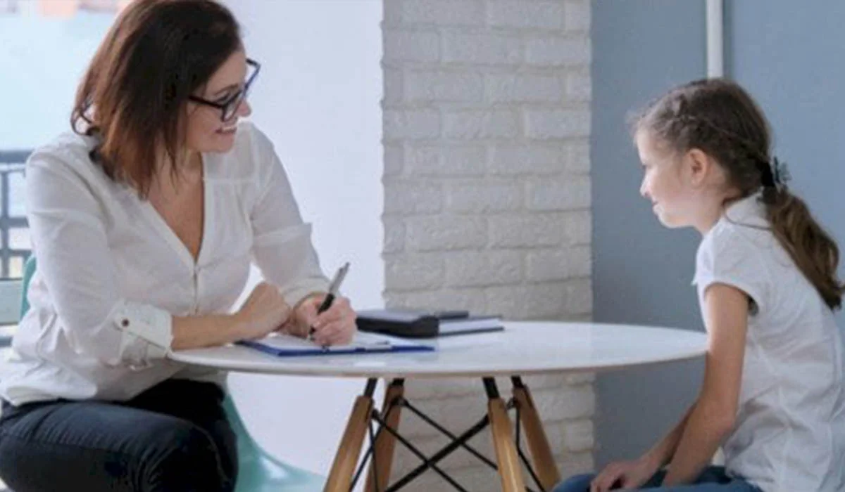 Travailleur(euse) social(e)